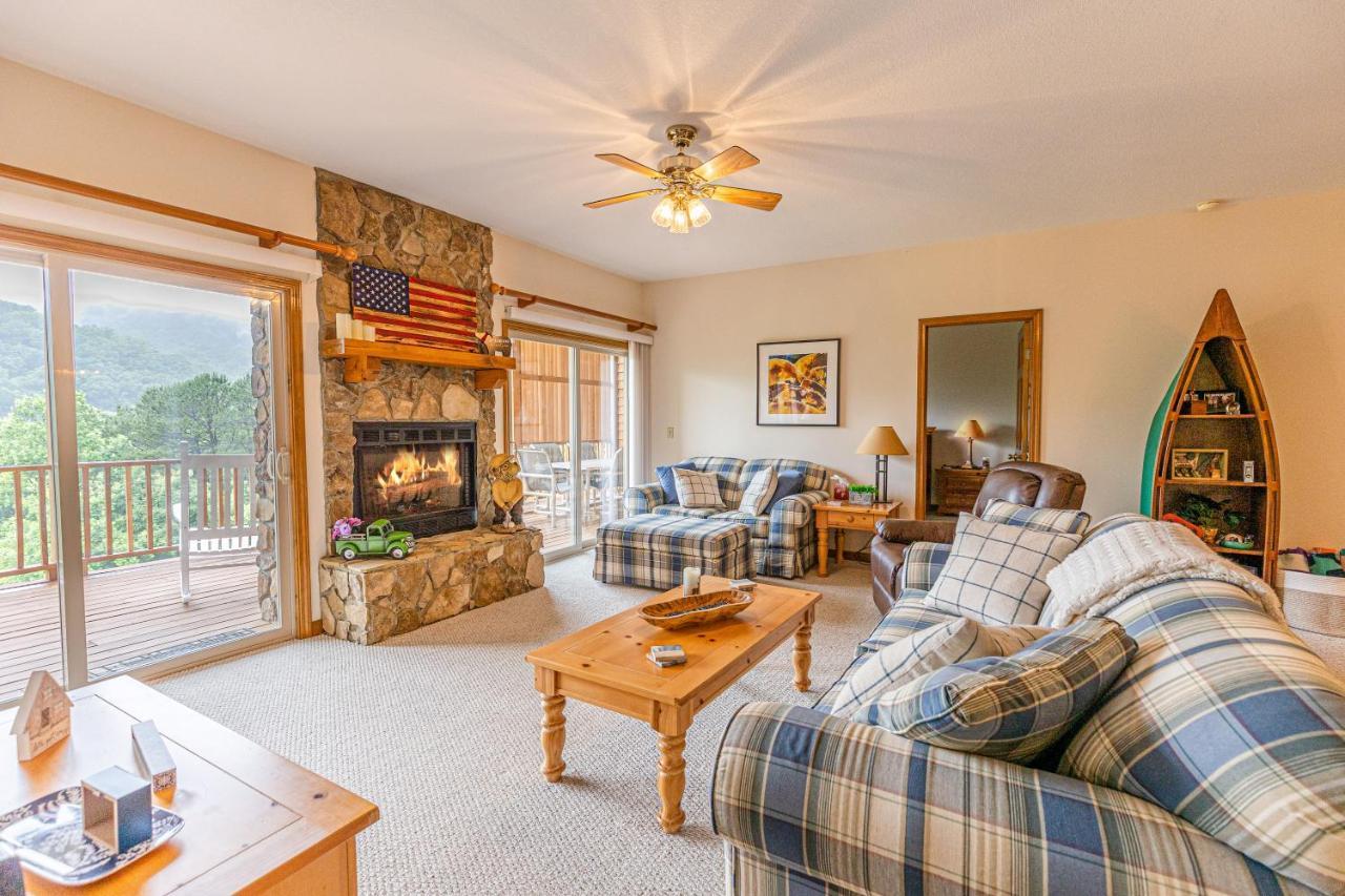 Condo With Stunning Mountain And 6Th Green Views Near Harrahs Cherokee Bryson City Whittier المظهر الخارجي الصورة