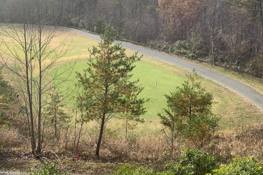 Condo With Stunning Mountain And 6Th Green Views Near Harrahs Cherokee Bryson City Whittier المظهر الخارجي الصورة
